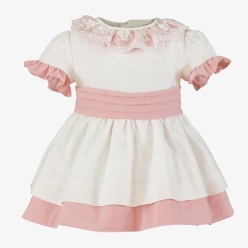 فستان بيبي أبيض بحزام وردي قطعتين