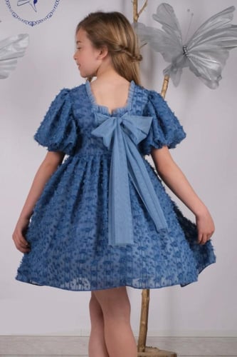 فستان أزرق بأكمام بف قصيرة