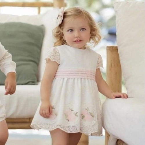 فستان بيبي سكري مطرز بحزام وردي