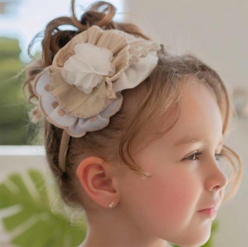 طوق أوف وايت وبيج بوردة