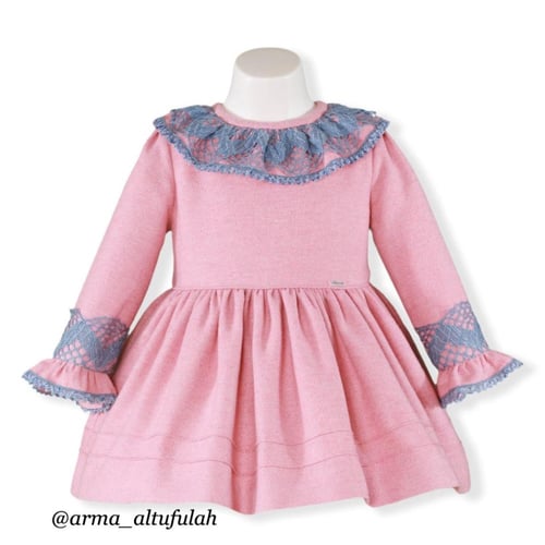 فستان وردي بكلف أزرق معدني