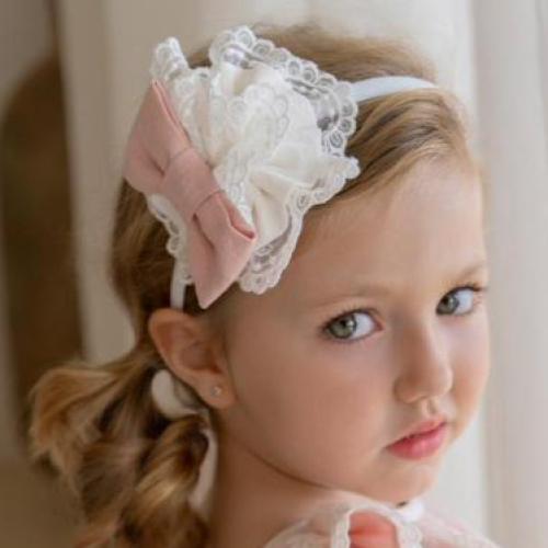 طوق أبيض ووردي