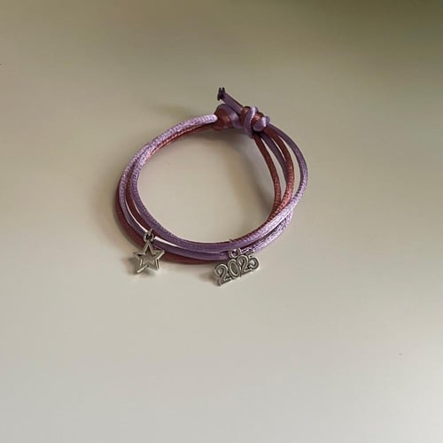 اسوارة 2025+نجمة