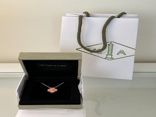 قلادة ذهبي وردي - مع التغليف