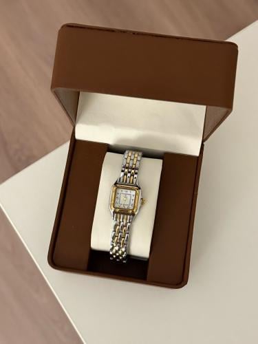 ساعة نسائية ذهبي وفضي - ميناء اصفر