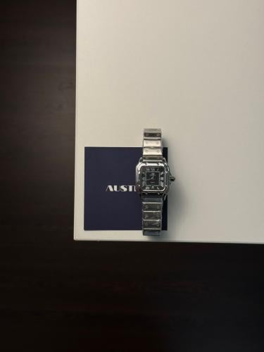 ساعه نسائيه مينا اسود