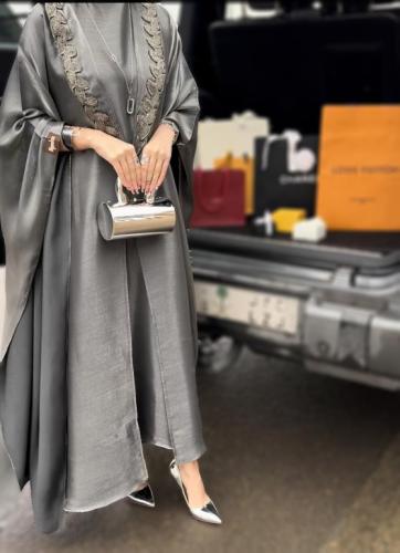 عباية كريب مع تطريز كلوش والاكمام كلوش (032)