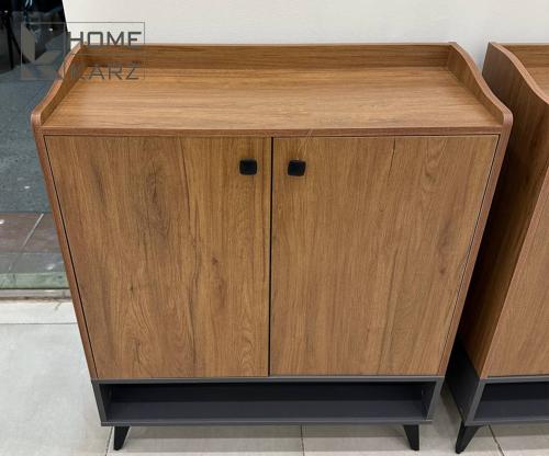 Small storage cabinet with 2 doors