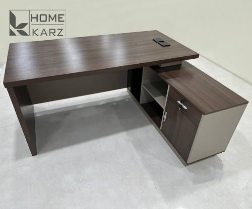 طاولة مكتبية خشبية عالية الجودة ومتينة