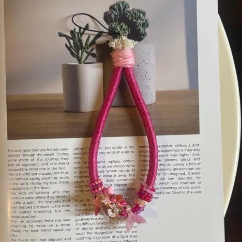 تعليقة " pink "