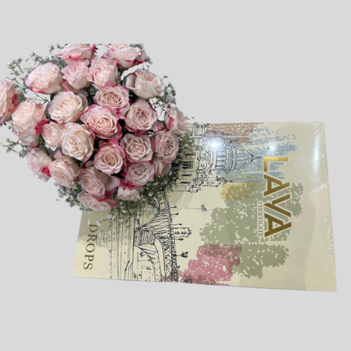 لافا دروبز مع باقة ورد