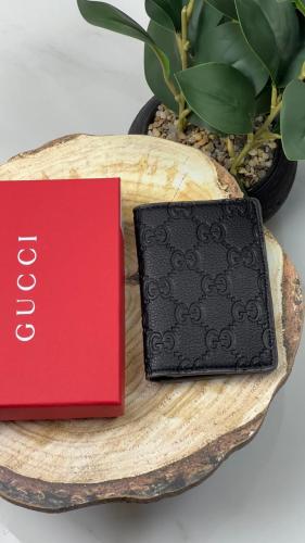 محافظ قوتشي ..