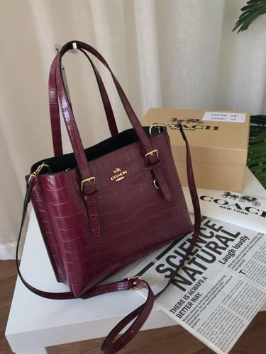 حقيبة كوتش توت باق جلد تمساح ..