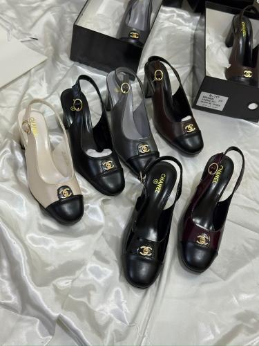 صنادل شانيل كلاسيك ..