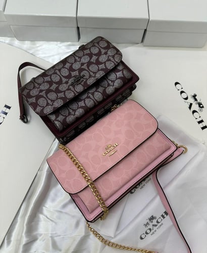 حقيبة كوتش كلاسيك مدمج ..