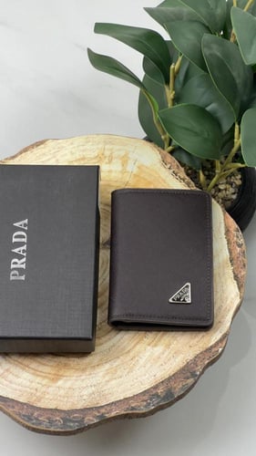 محافظ برادا..