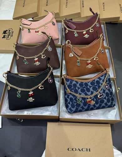 حقيبة توت باق كوتش مخمل باكسسوار.