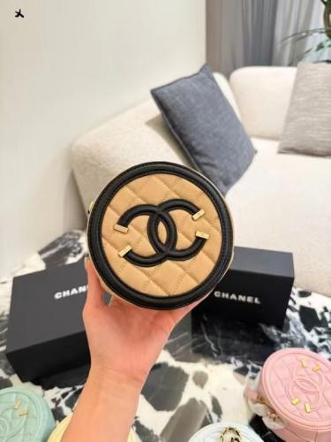 حقيبة شانيل ميني دائري ماستر ..