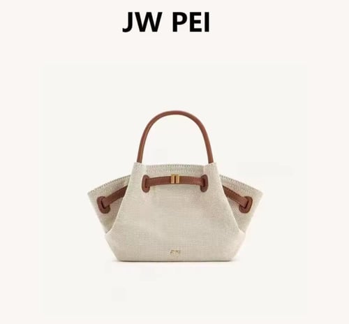 حقيبة small JW PEI جلد لامع ..