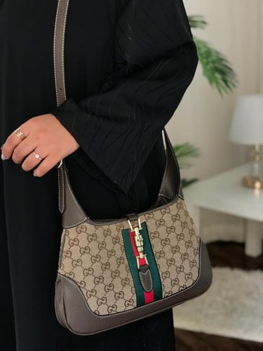 حقيبة قوتشي كلاسيك ..