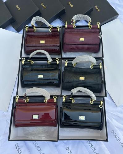 حقيبة دولتشي مزخرف لامع ..