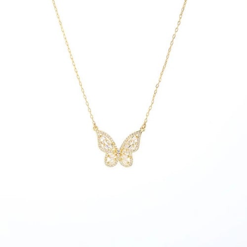 قلادة ذهبية على شكل فراشة مرصعه بالكريستال