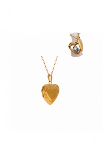 قلادة ذهبية على شكل قلب ب أمكانك وضع صورة من تحب ب...