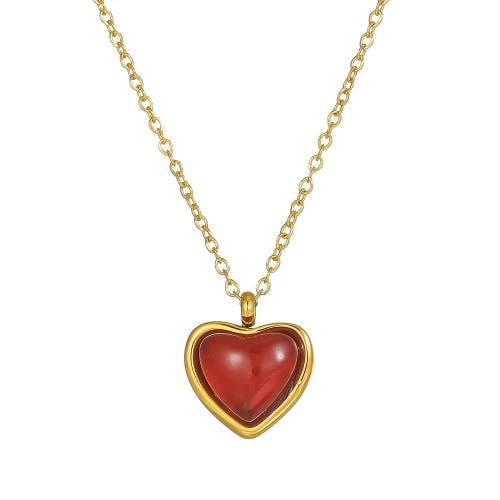قلادة قلب أحمر