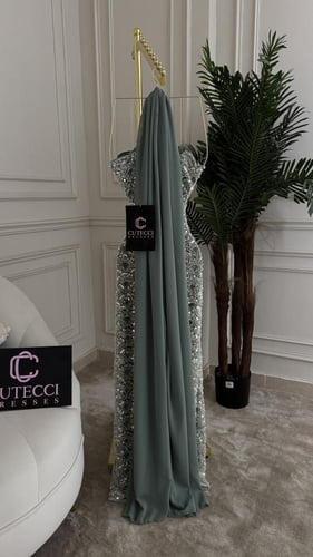 فستان سهرة أخضر مطرز بترتر فاخر