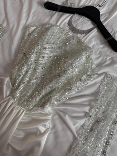 فستان سكري مطرز فخم للمناسبات