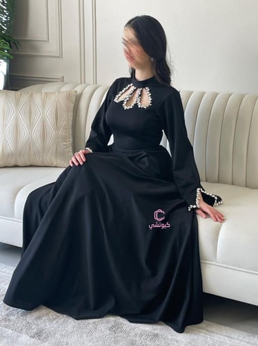 فستان اسود ساتر بتطريزات كريستالية | Cutecci