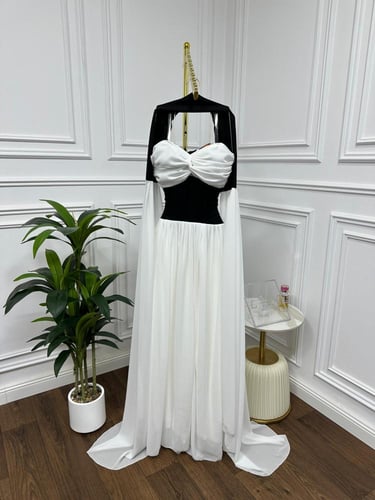 فستان سهرة جنزابيتي أبيض وأسود من CUTECCI