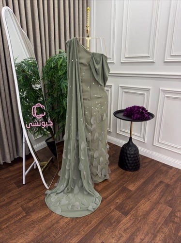 فستان سهرة تيفاني مع شال وفصوص جذابة