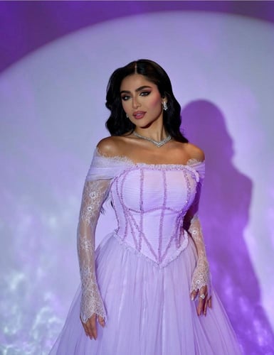 فستان سهرة موف بتطريز راقي