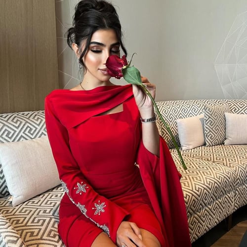 فستان سواريه أحمر بلمسة فاخرة