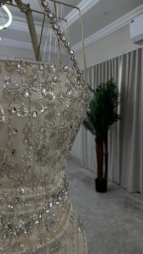 فستان سواريه لؤلؤي مرصع