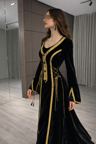 فستان اسود مخمل طويل قطيفة تطريز ترتر