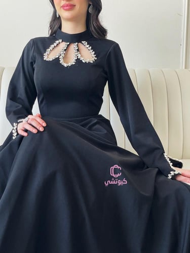 فستان اسود ساتر بتطريزات كريستالية | Cutecci