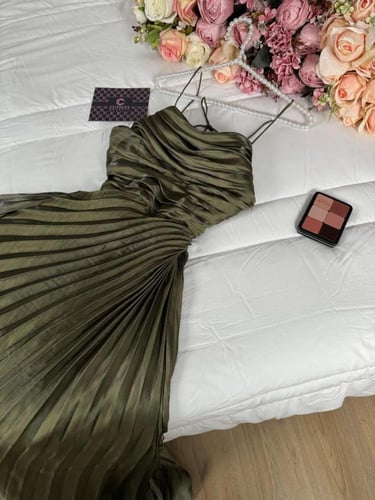 فستان سهرة أخضر ملكي بليسيه