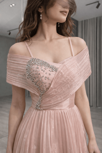 فستان سهرة فاخر بحبات عيسائي ناعمة من CUTECCI