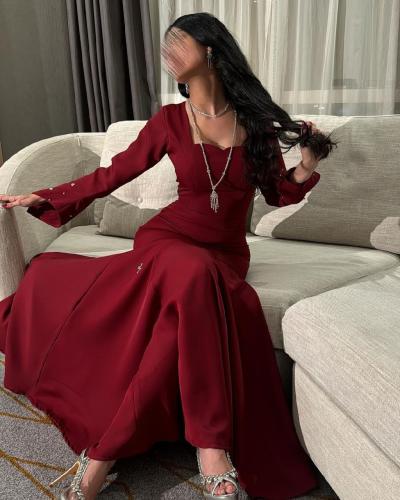 فستان سهرة عنابي بتطريز كريستال فاخر