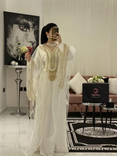 جلابيات فخمة من كيوتشي | جلابية آل سعود، بيضاء مذه...