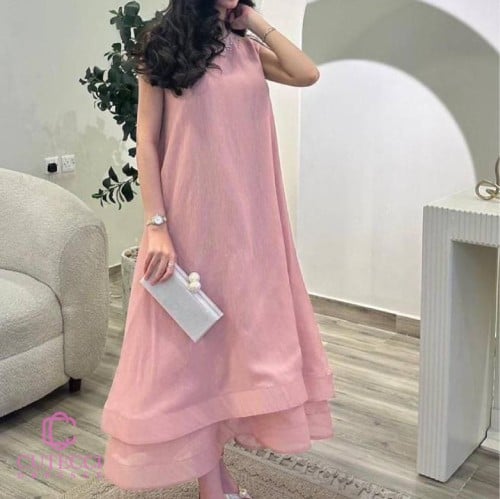 فستان سهرة لحمي فضفاض بطوق كريستالي