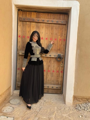 جلابية عسيرية مخمل لونين مطرز مع شيفون