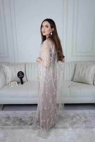 3 أسباب لاختيار فستان سهرة بيج غامق من كيوتشي