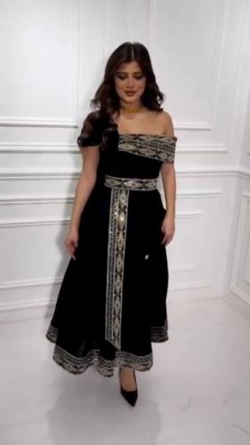 جلابية رمضان سوداء بنقش تراثي أنيق