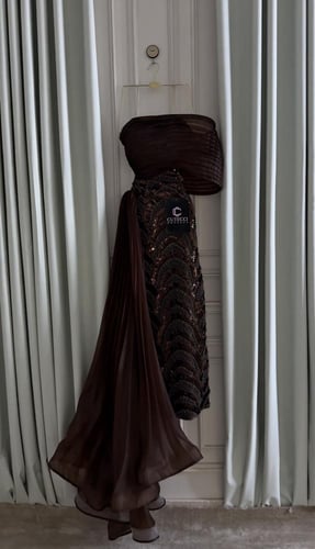 فستان سهرة بني مطرز فاخر