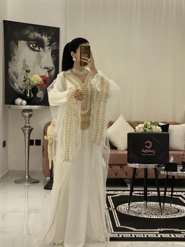 جلابيات فخمة من كيوتشي | جلابية آل سعود، بيضاء مذه...