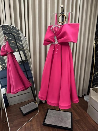 فستان سهرة فوشي باربي بتطريز فاخر