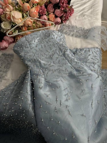 فستان سهرة ميكادو أزرق بتطريز لؤلؤ فاخر